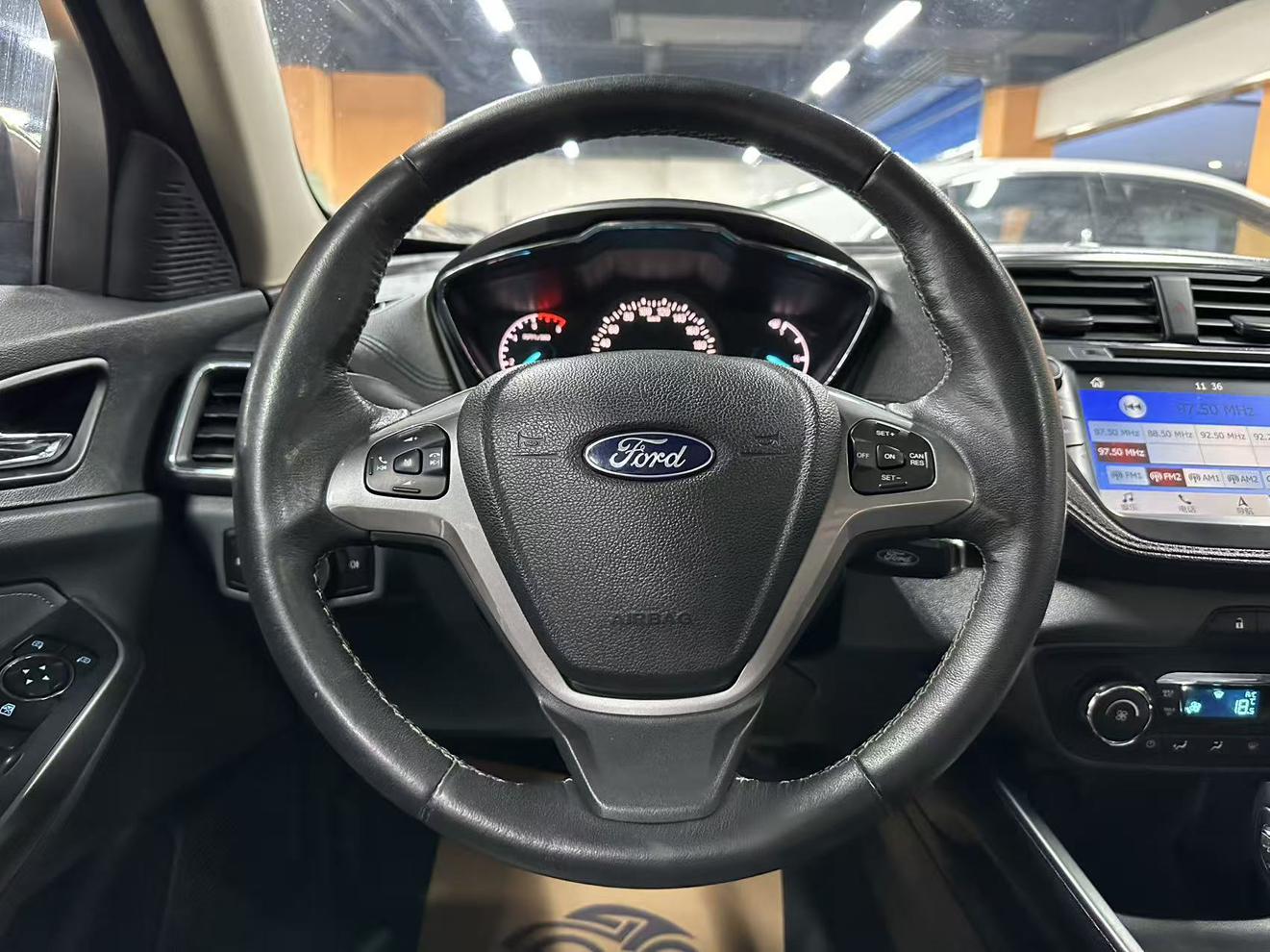 Ford Focus 2017 thumb 11