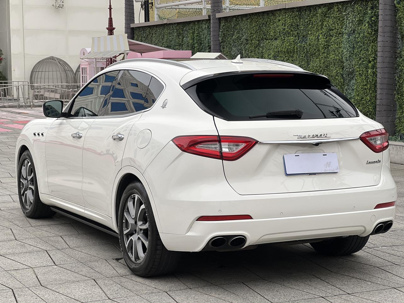 Maserati Levante 2018 thumb 3