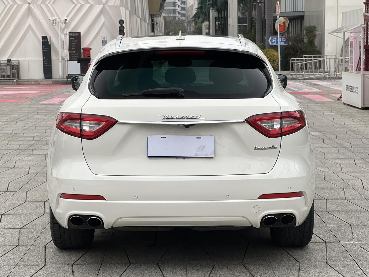Maserati Levante 2018 thumb 4