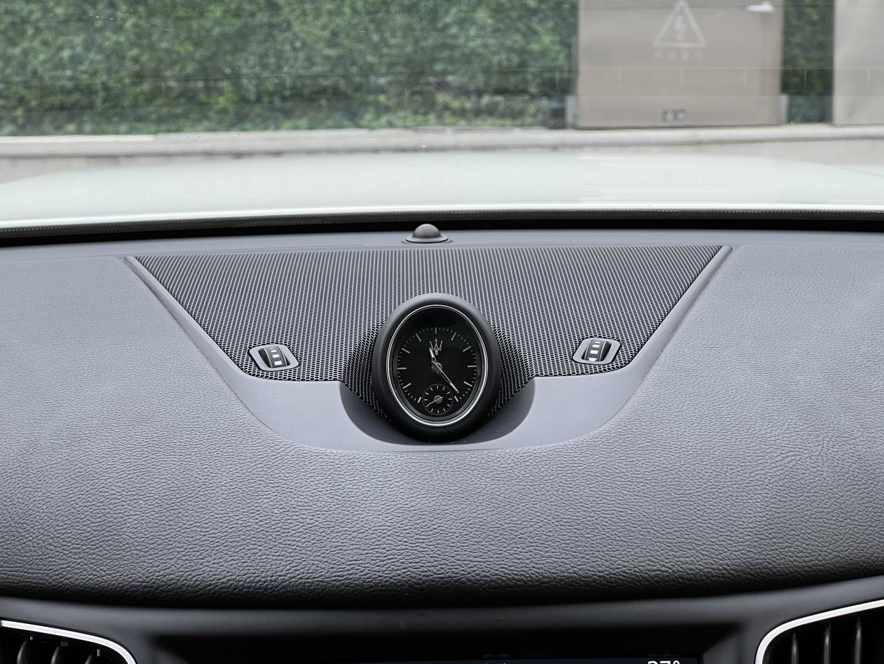 Maserati Levante 2018 thumb 10