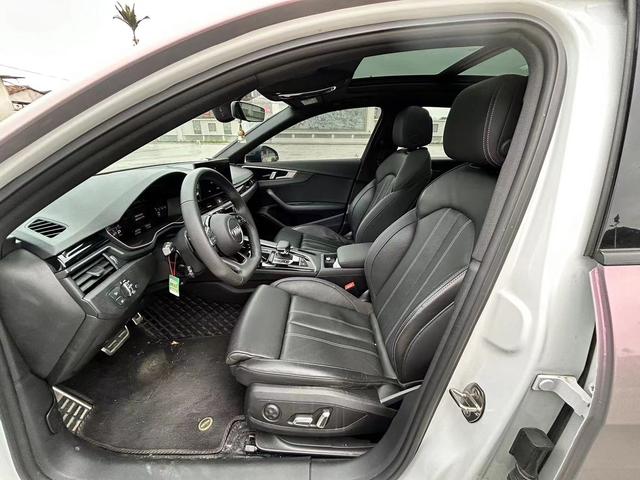Audi A4 2023 thumb 4