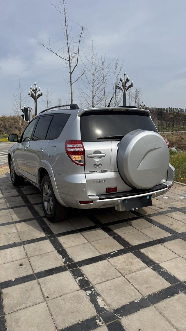 Toyota RAV4 2013 thumb 5