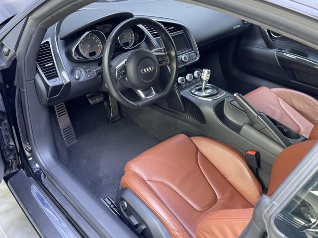 Audi R8 2009 thumb 6