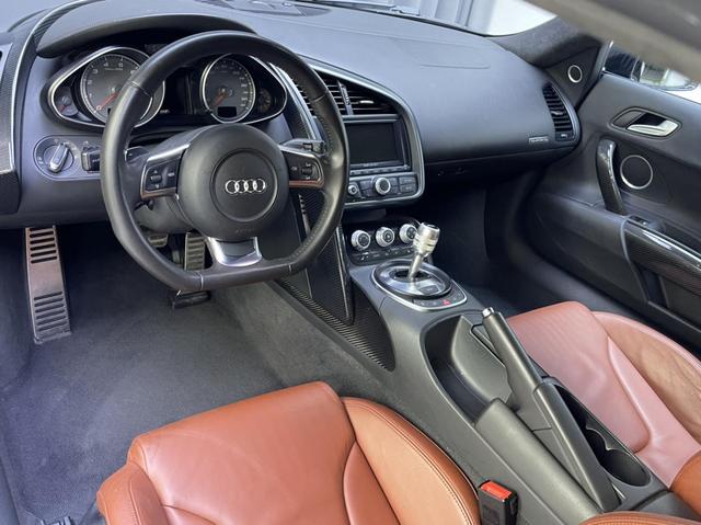 Audi R8 2009 thumb 12
