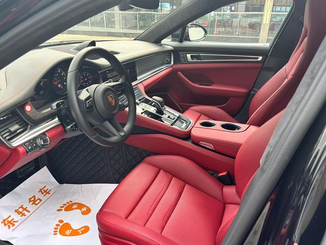 Porsche Panamera 2023 thumb 3