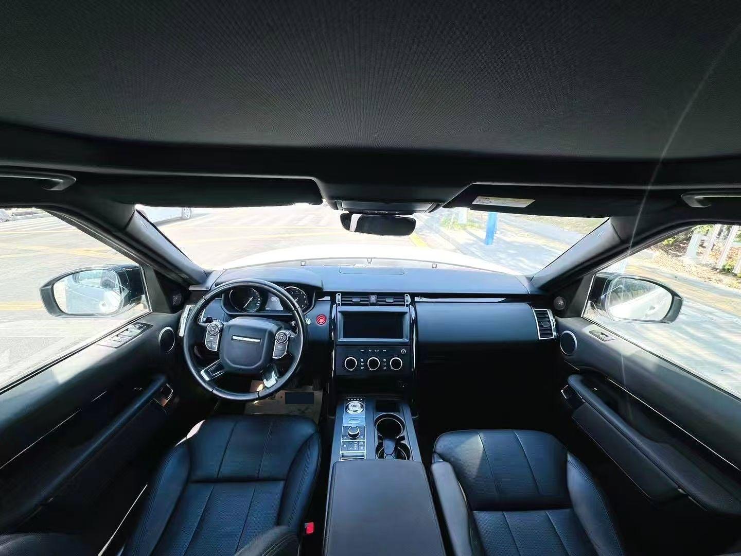 Land Rover Discovery 2019 thumb 4