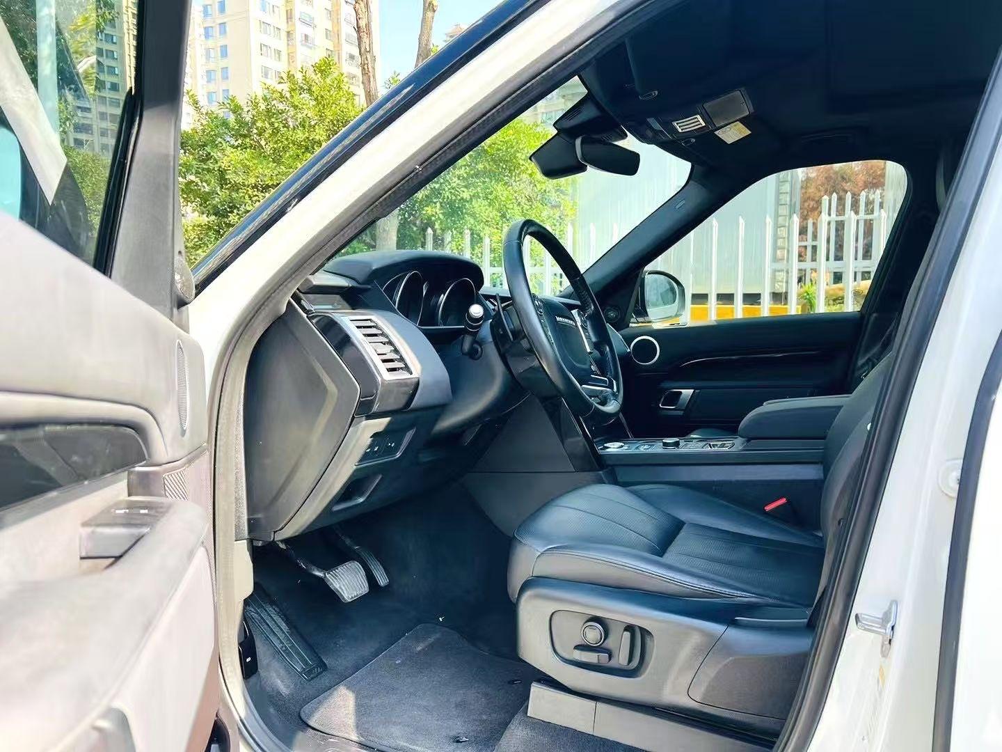 Land Rover Discovery 2019 thumb 5