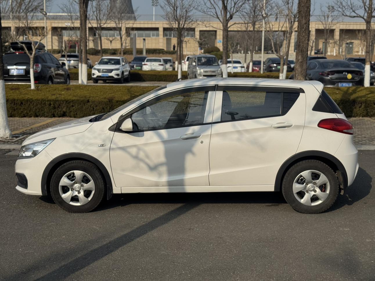 Baojun 310 2019 thumb 2
