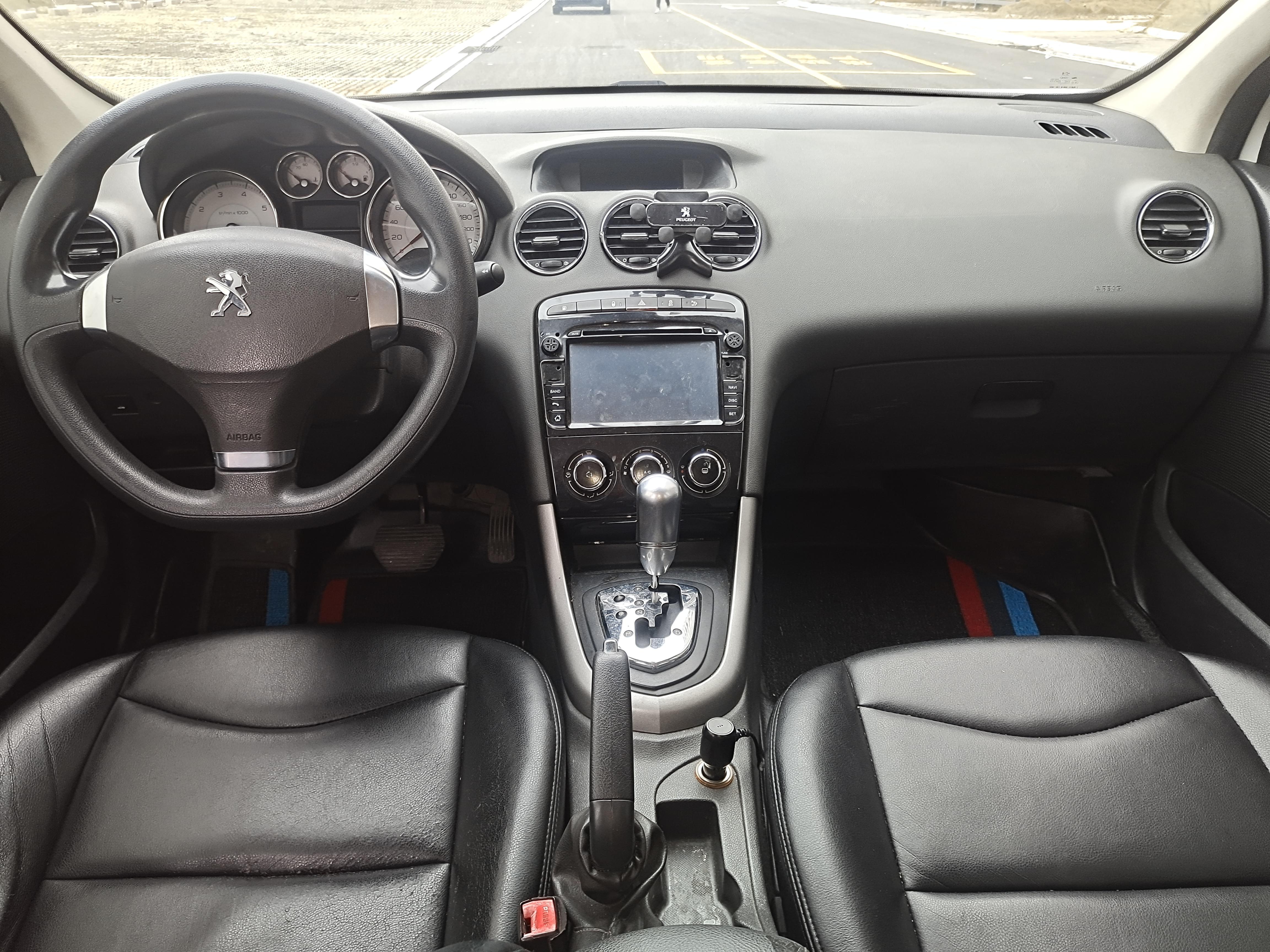 Peugeot 408 2014 thumb 5