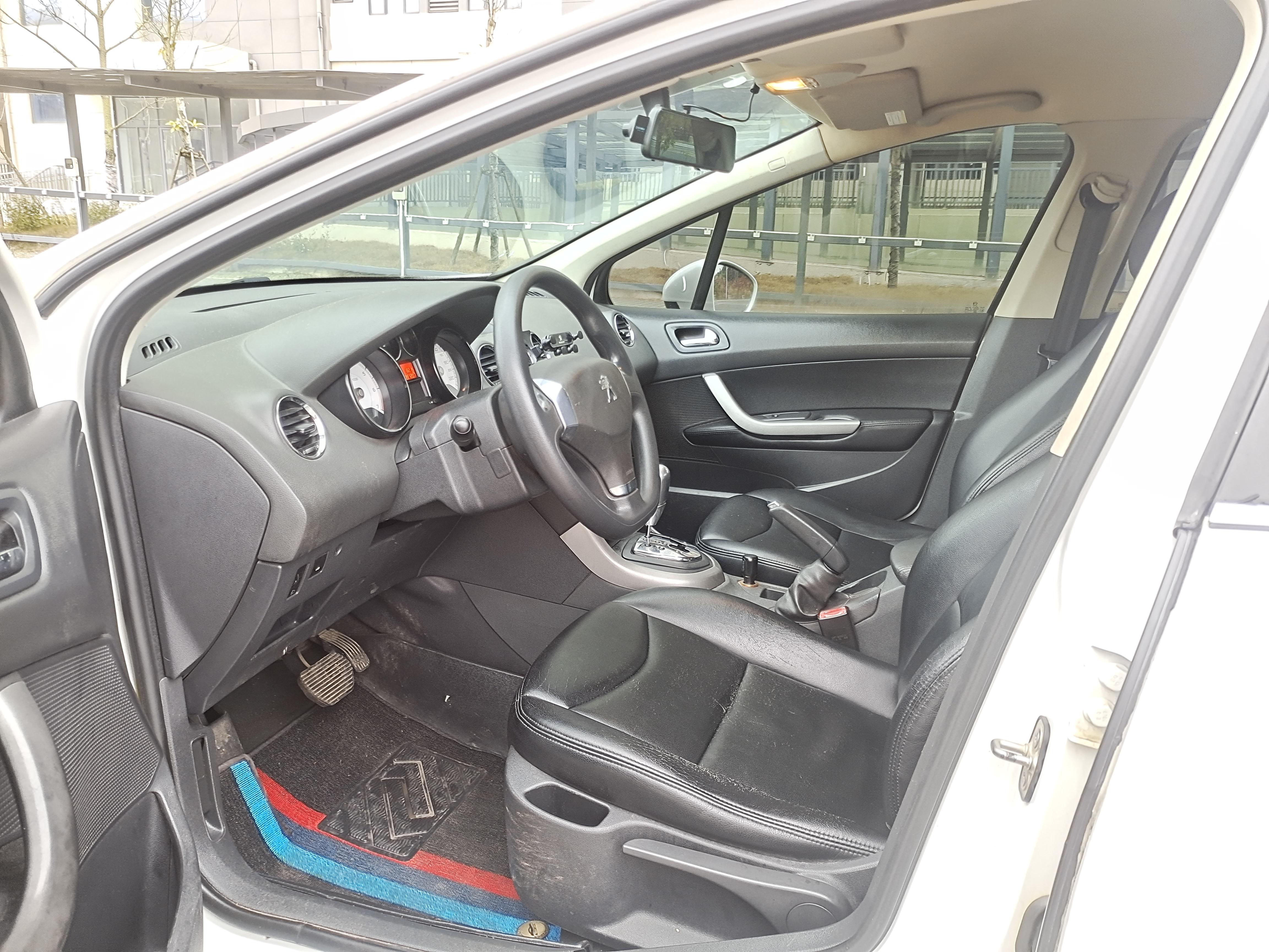 Peugeot 408 2014 thumb 6