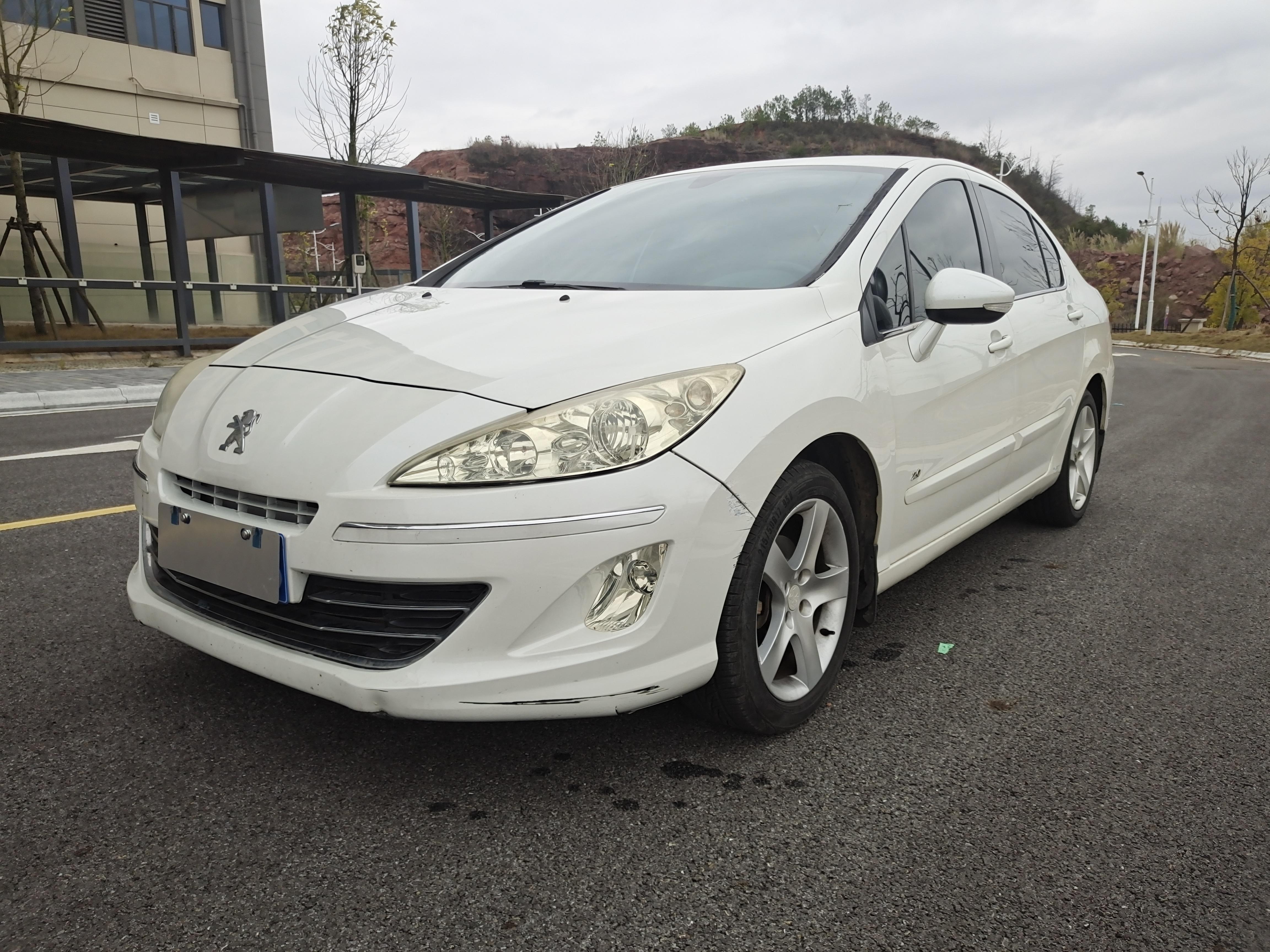 Peugeot 408 2014 thumb 8