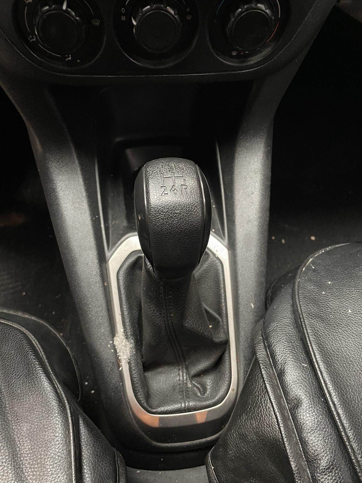 Peugeot 301 2014 thumb 8