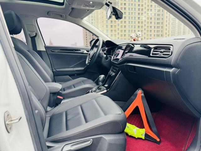 Volkswagen T-Roc 2021 thumb 11