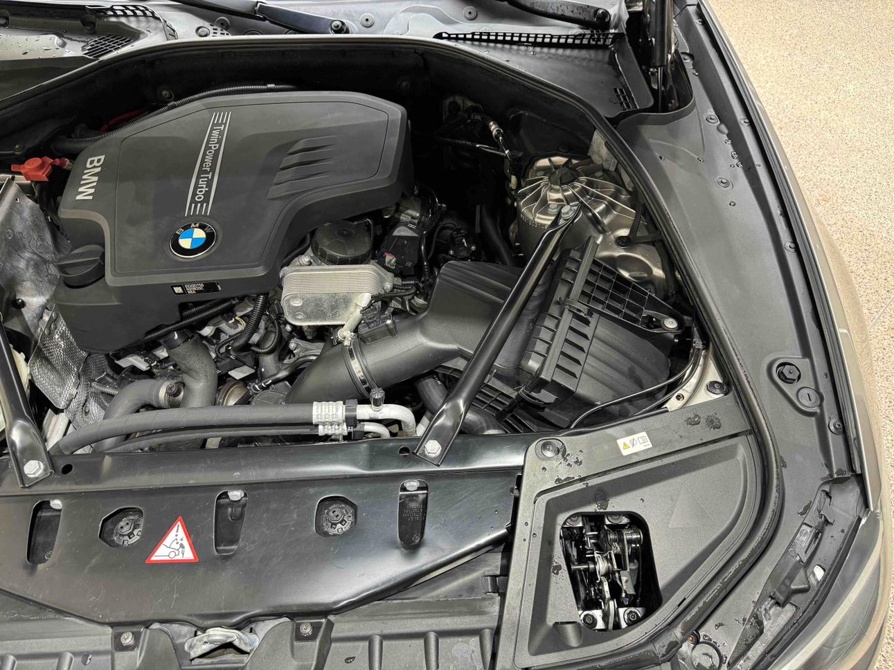 BMW 5 серии 2016 thumb 5