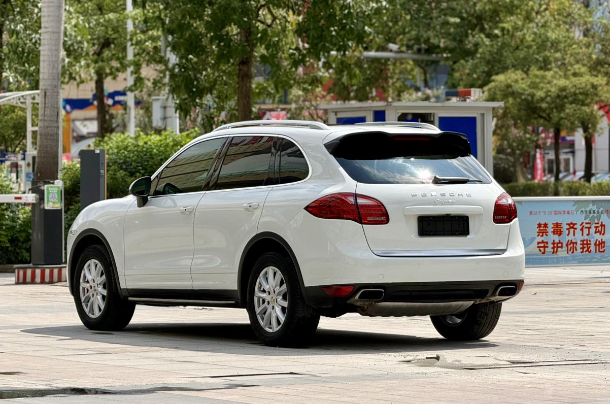 Porsche Cayenne 2013 thumb 2