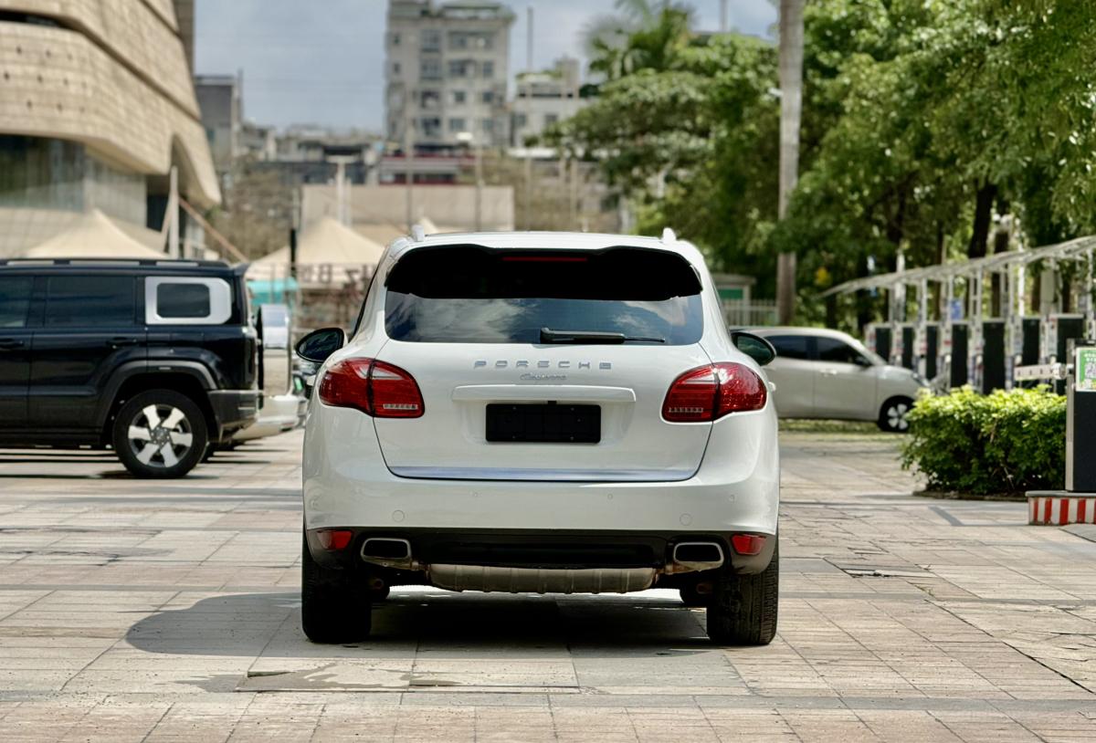 Porsche Cayenne 2013 thumb 3