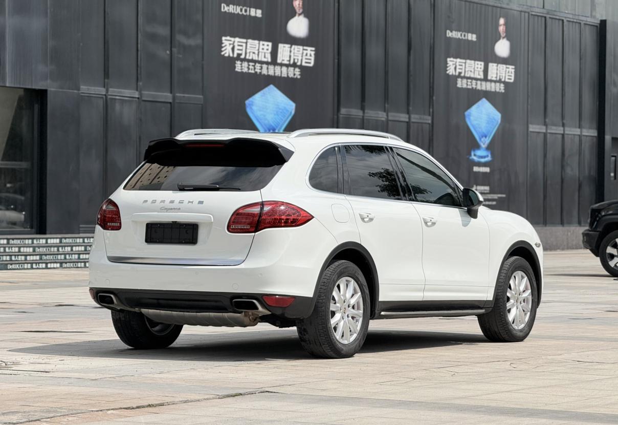 Porsche Cayenne 2013 thumb 4
