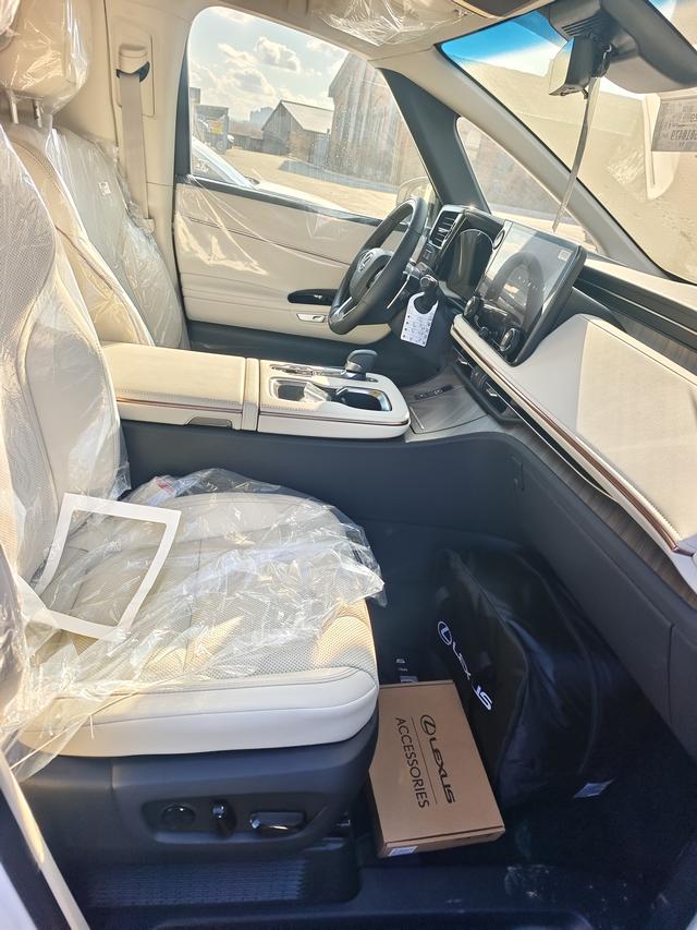 Lexus LM 2023 thumb 5