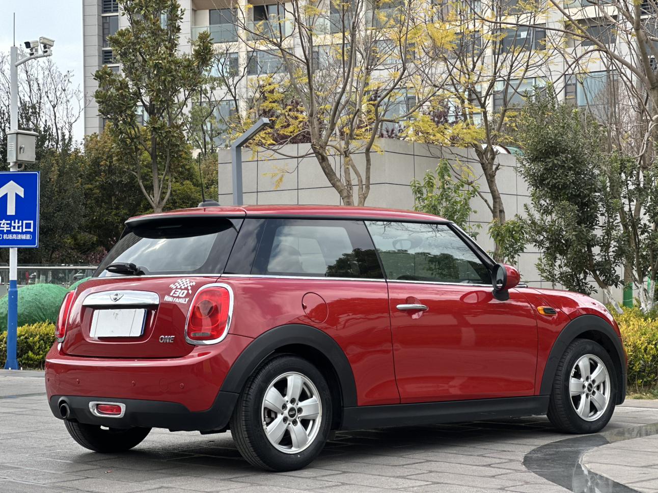 Mini Hatch 2016 thumb 4