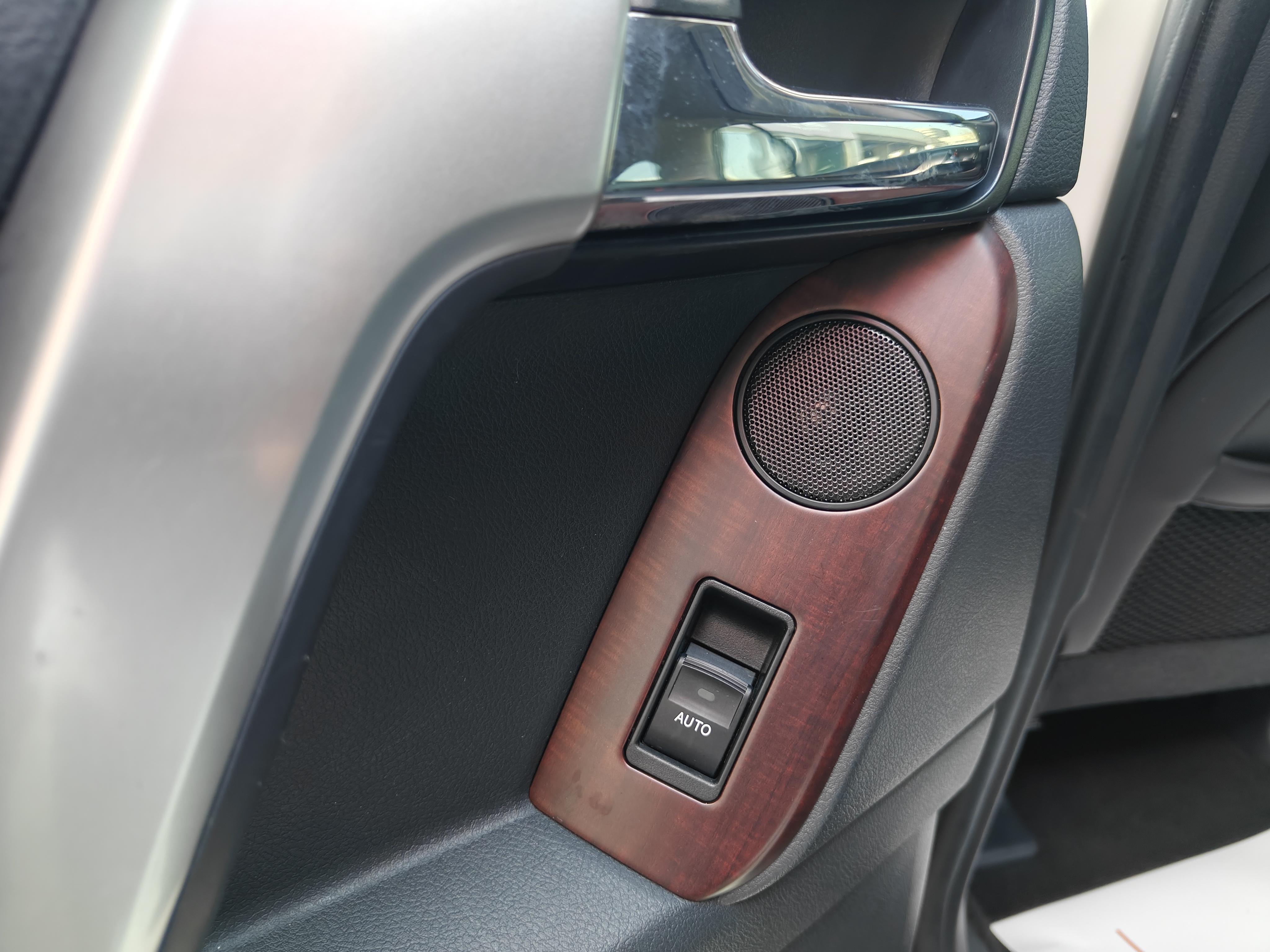 Toyota Land Cruiser Prado 2017 thumb 8