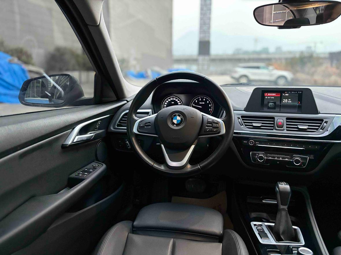 BMW 1 серии 2018 thumb 12