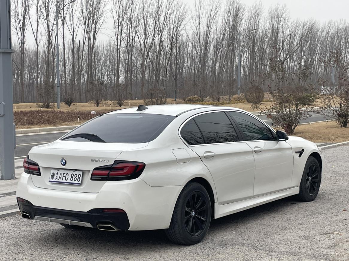 BMW 5 серии 2015 thumb 4