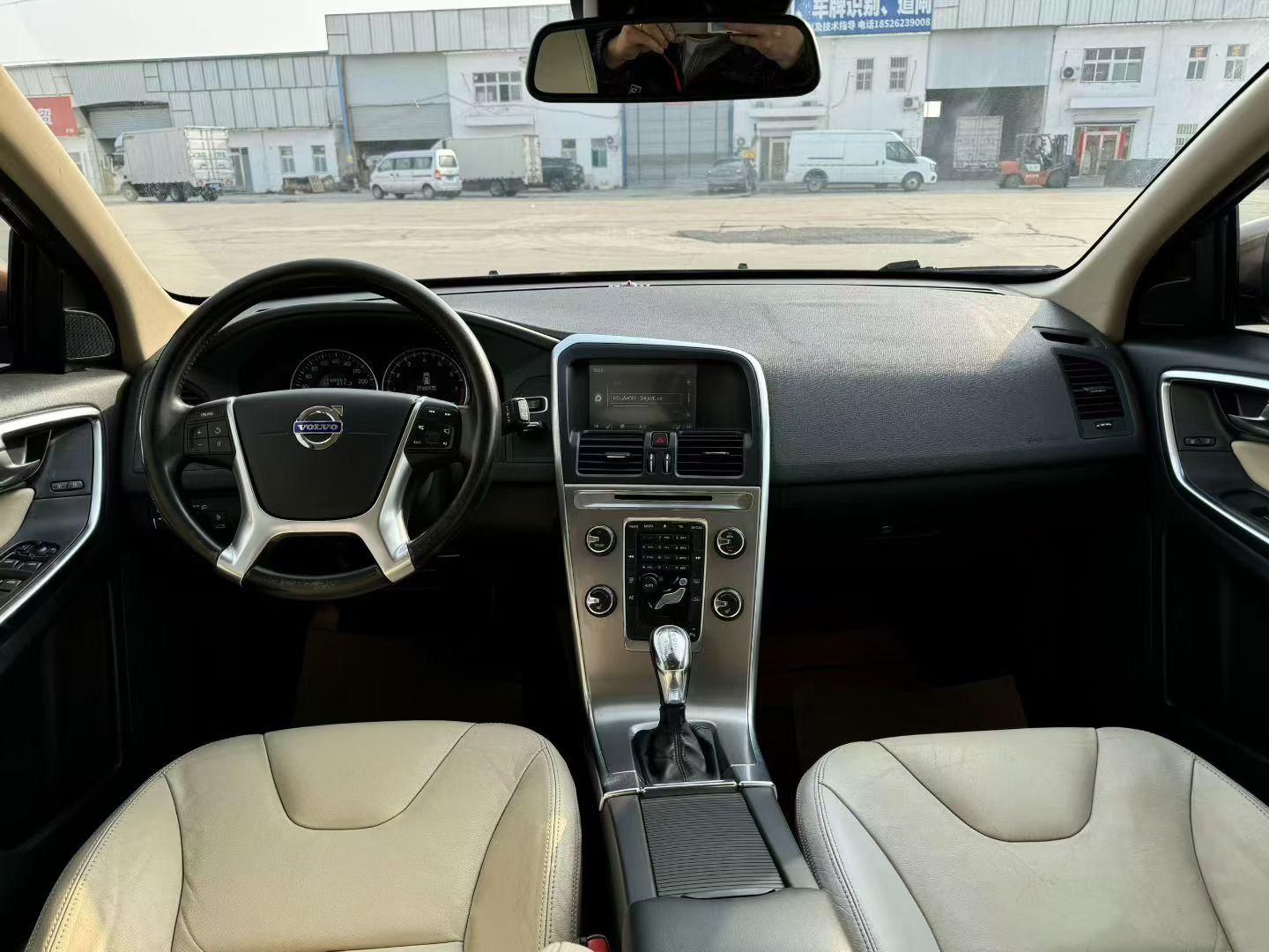 Volvo XC60 2012 thumb 5