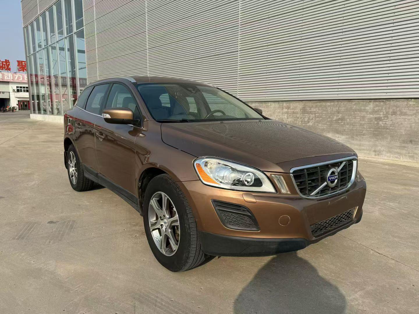 Volvo XC60 2012 thumb 10