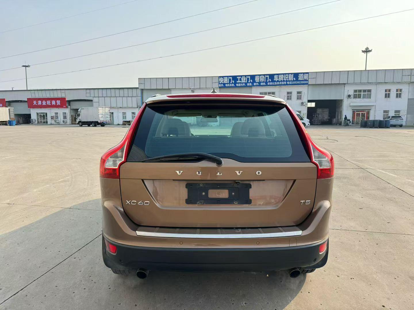 Volvo XC60 2012 thumb 12