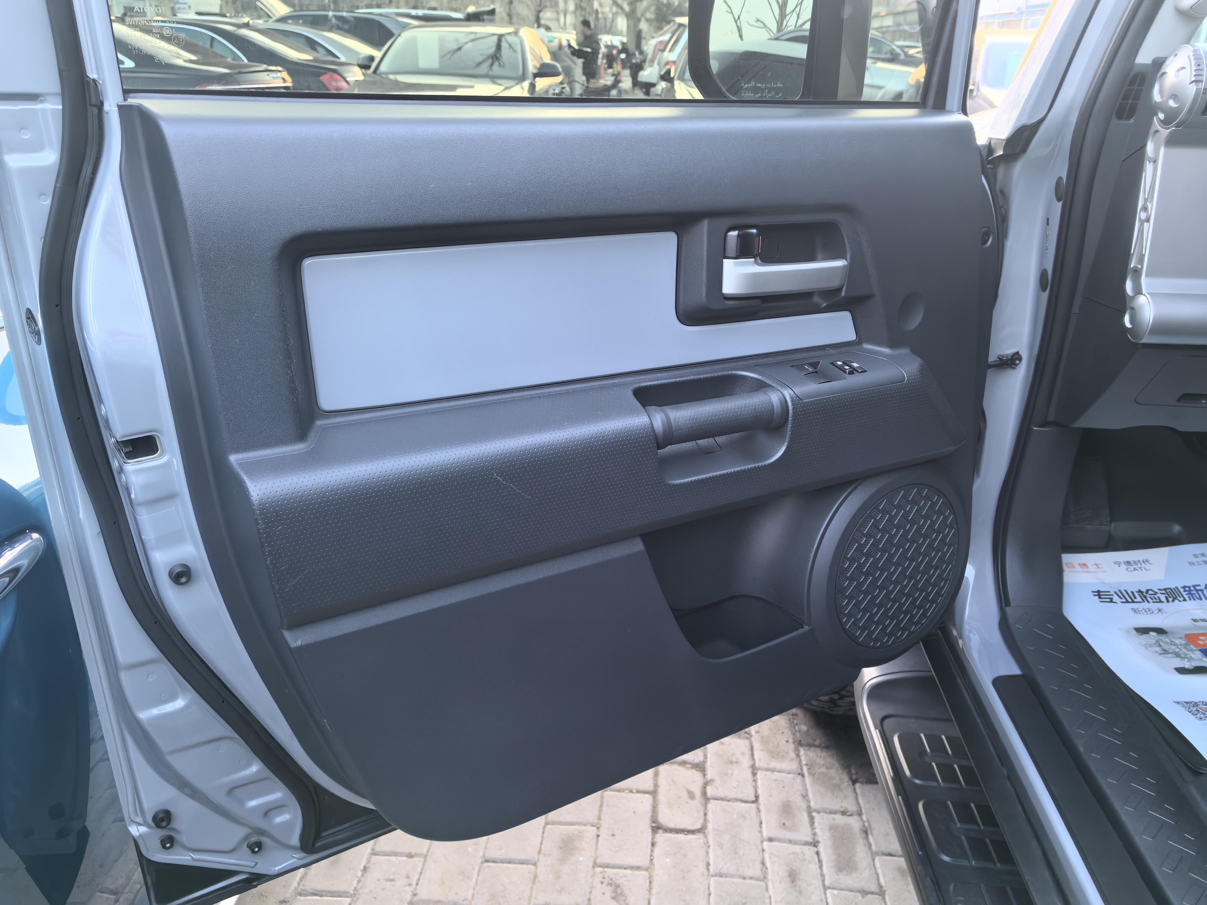 Toyota FJ Cruiser 2024 thumb 5