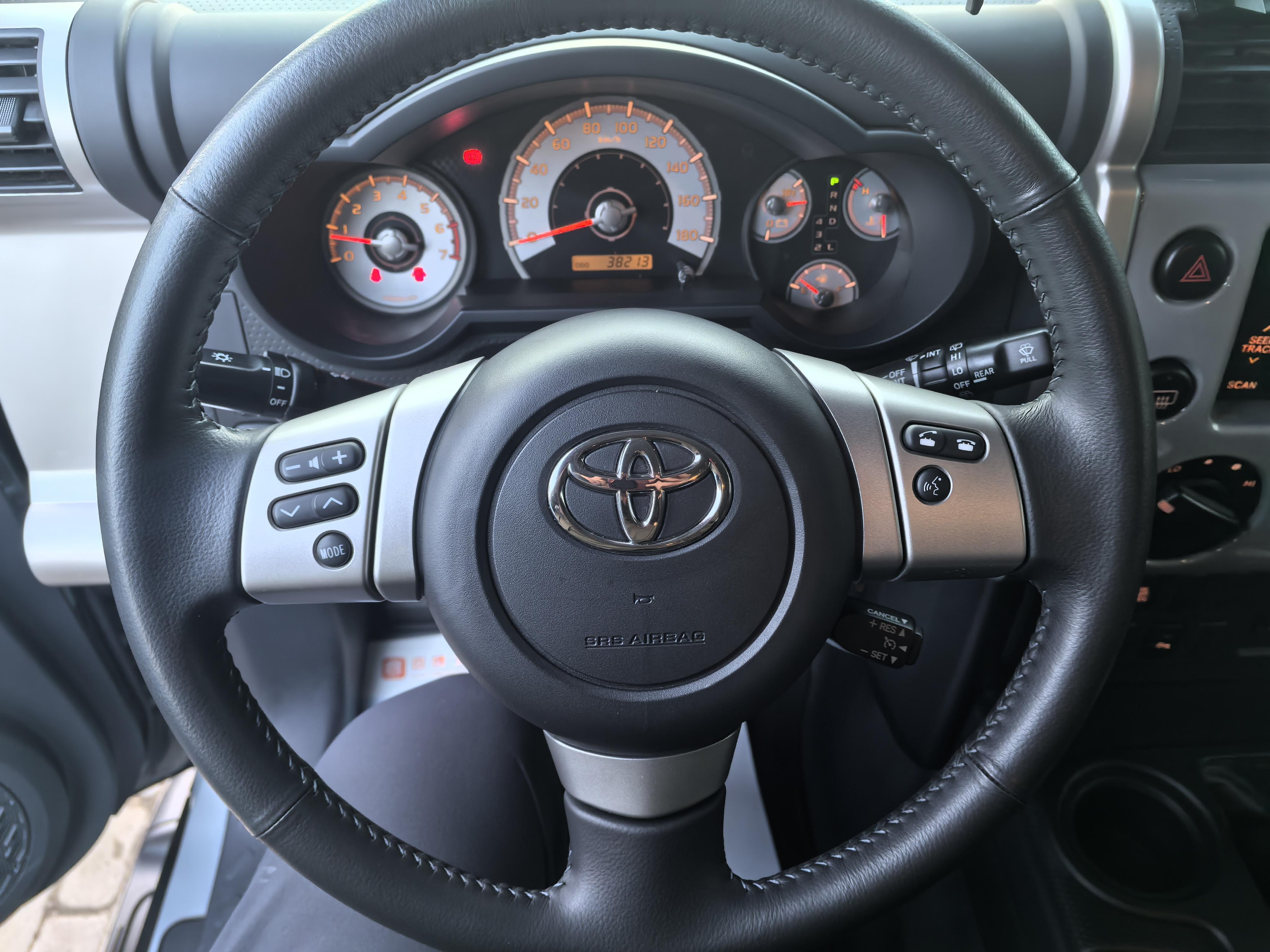 Toyota FJ Cruiser 2024 thumb 11