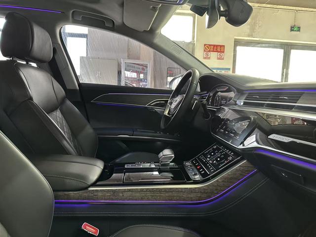 Audi A8 2023 thumb 12
