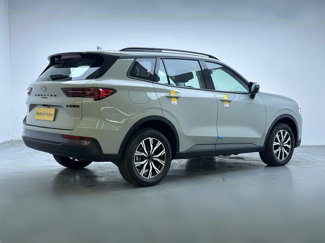 Ford PHEV 2025 thumb 4