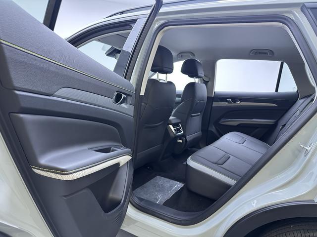 Ford PHEV 2025 thumb 10
