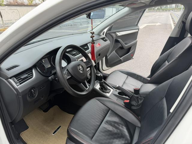 Skoda Octavia 2019 thumb 2