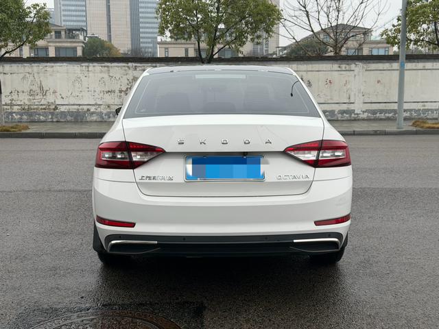 Skoda Octavia 2019 thumb 10