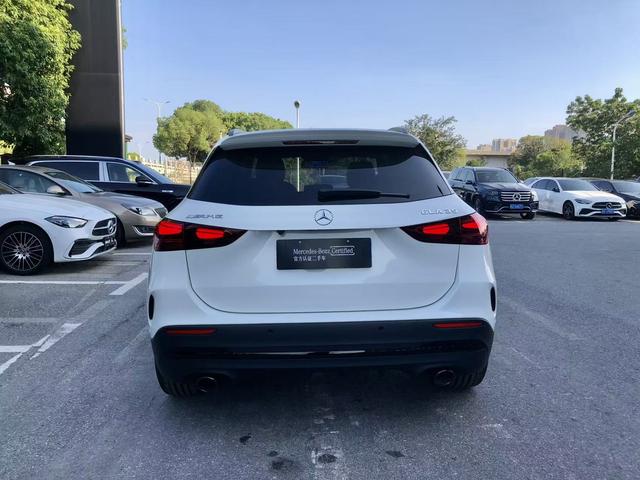 Mercedes-Benz GLA 2024 thumb 2