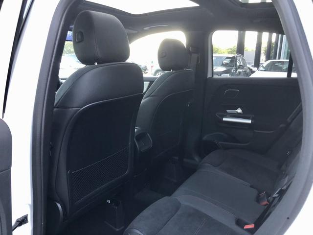 Mercedes-Benz GLA 2024 thumb 3