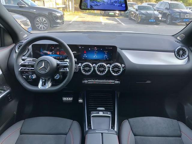 Mercedes-Benz GLA 2024 thumb 6