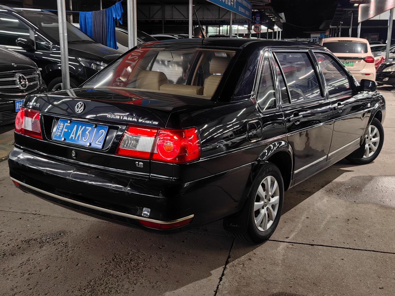 Volkswagen Santana 2012 thumb 11