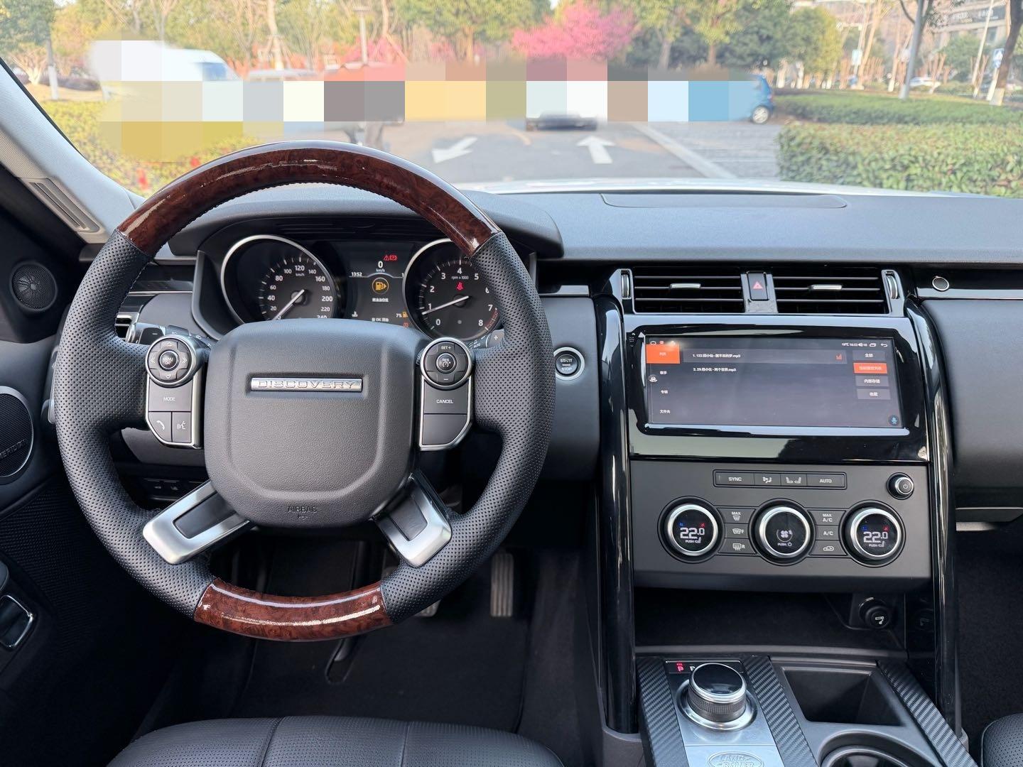 Land Rover Discovery 2018 thumb 7