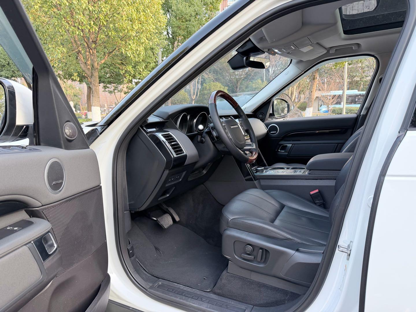 Land Rover Discovery 2018 thumb 8
