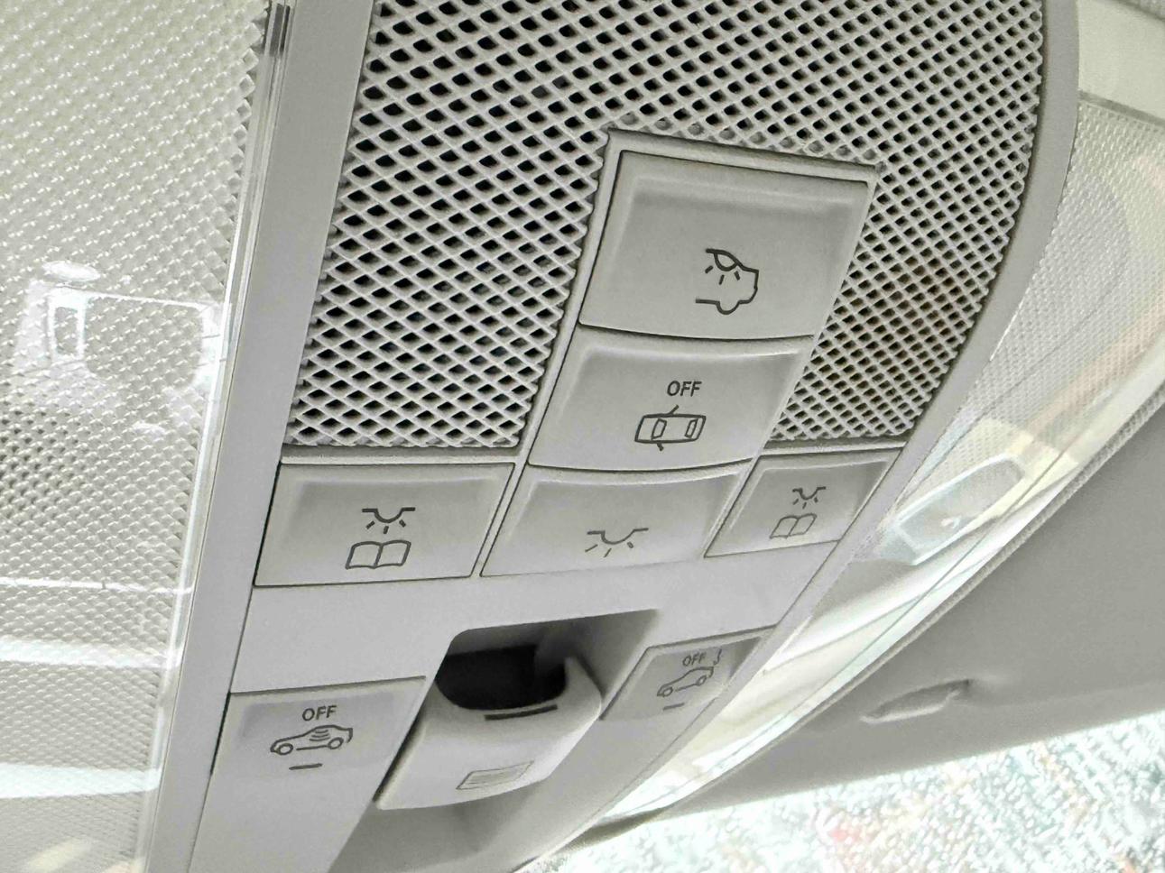 Mercedes-Benz C-Class 2015 thumb 8