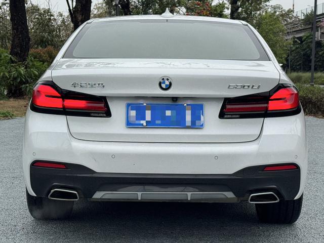 BMW 5 серии 2022 thumb 2