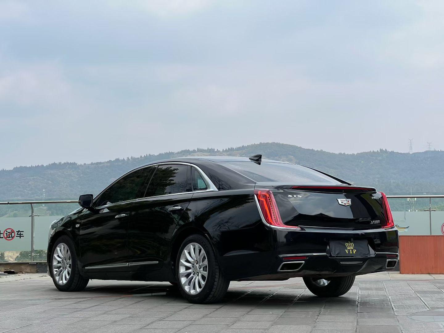 Cadillac XTS 2018 thumb 2