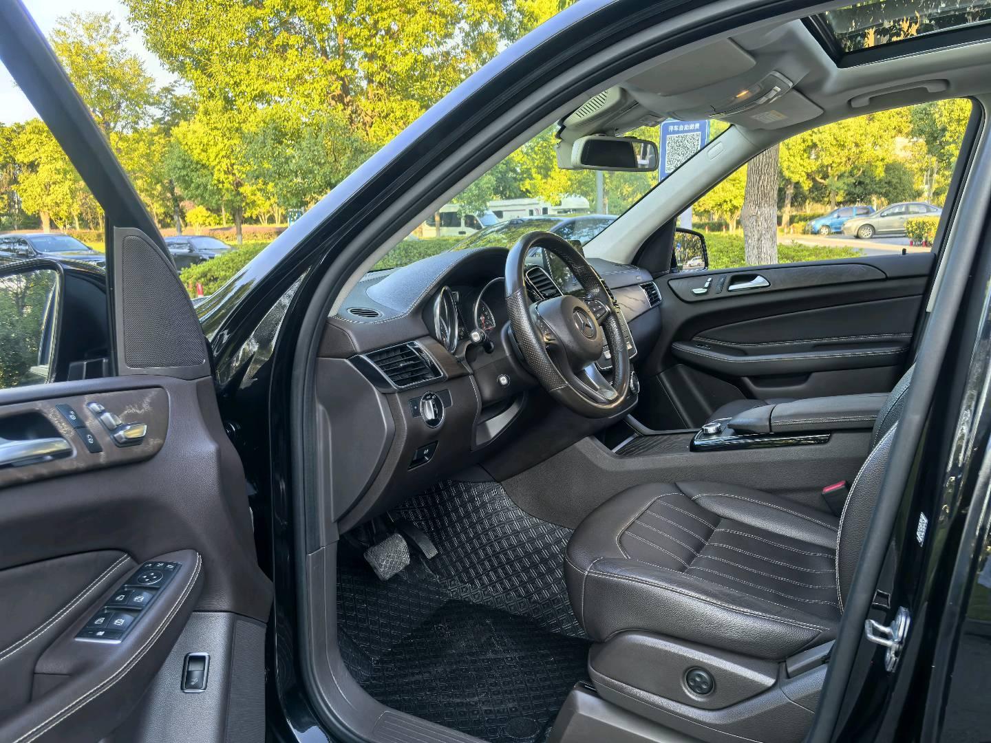 Mercedes-Benz GLE 2018 thumb 9