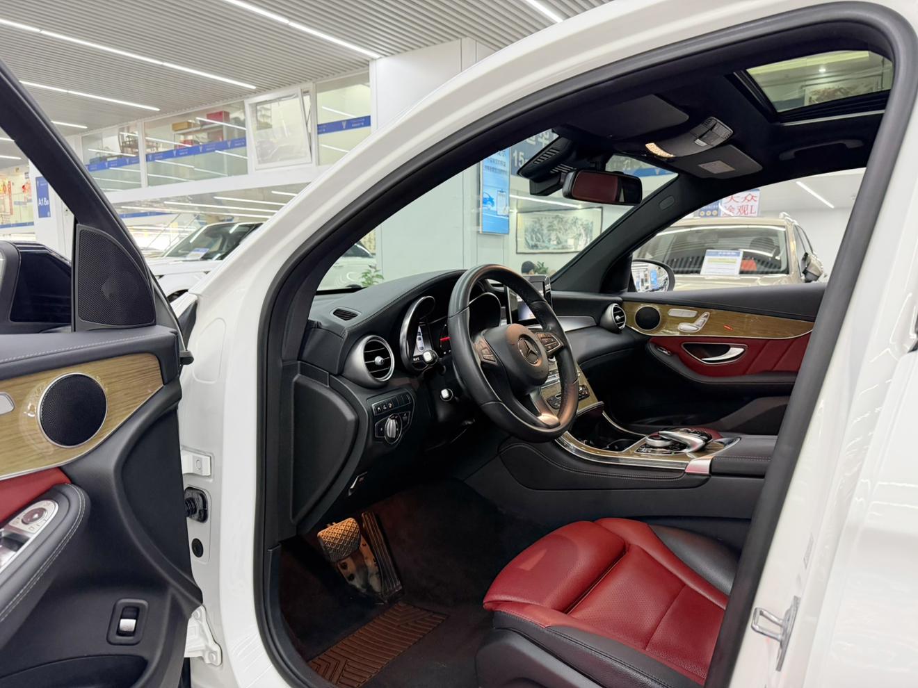 Mercedes-Benz GLC 2017 thumb 7