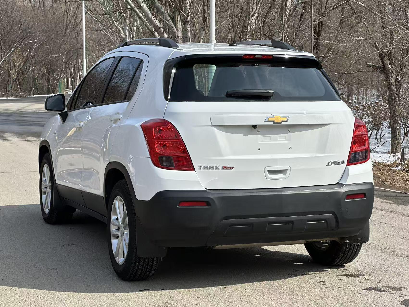 Chevrolet Tracker 2016 thumb 2