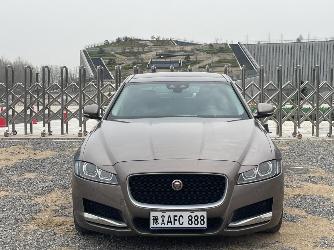 Jaguar XF 2016 thumb 10