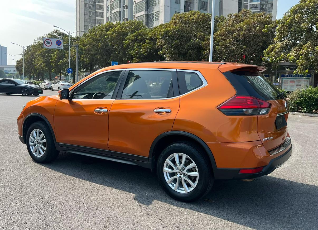 Nissan X-Trail 2018 thumb 2